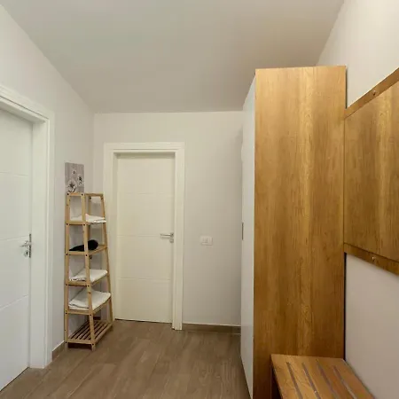 Otel 1-bedroom & 2-bedroom , By-delmar *